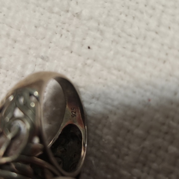Sterling filigree ring, black stone, size 7, EUC - Picture 5 of 5